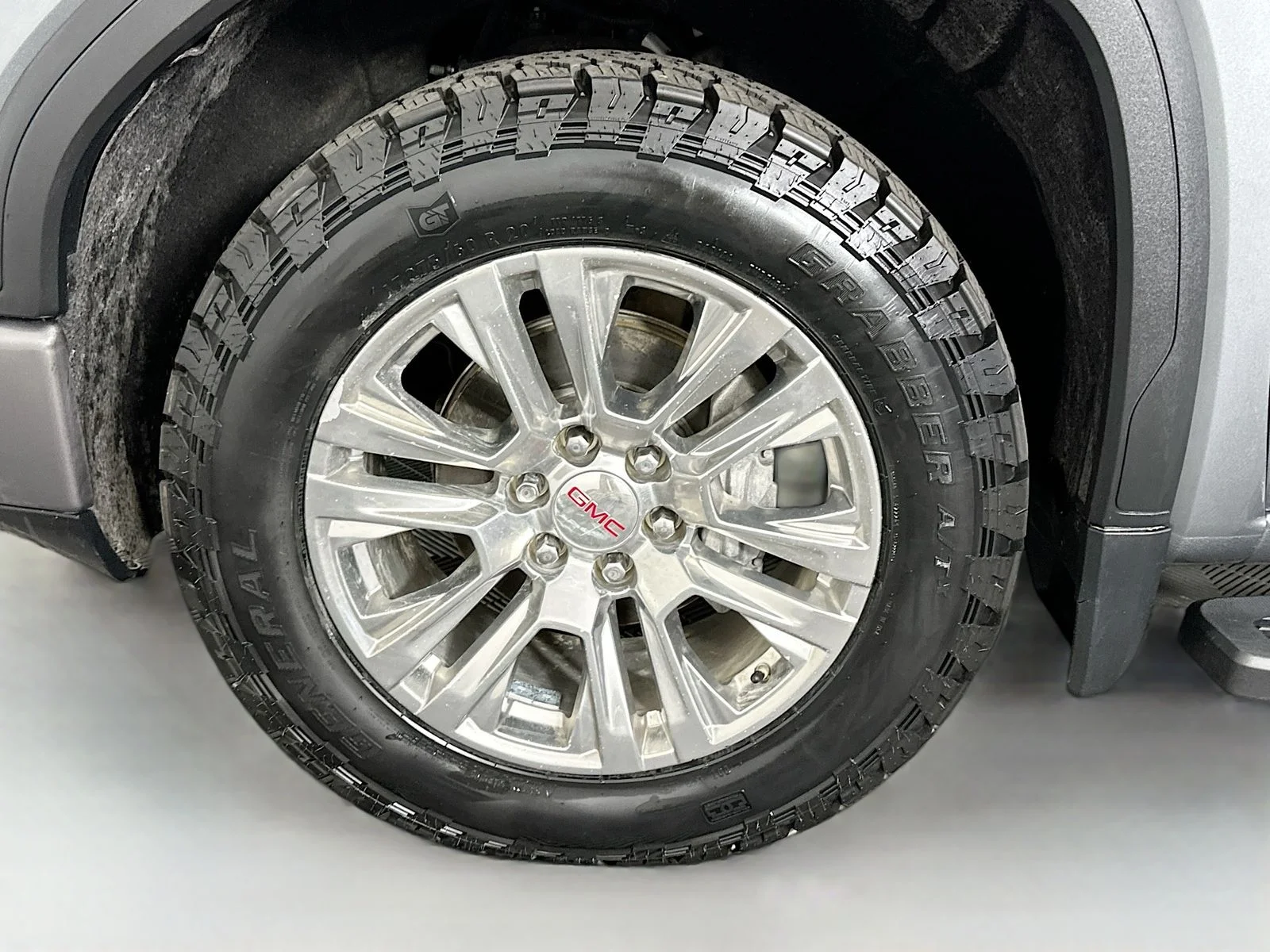 Used 2020 Steel Metallic GMC Denali image 33