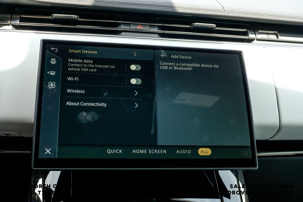 New 2026 Santorini Black Metallic Land Rover SE image 36