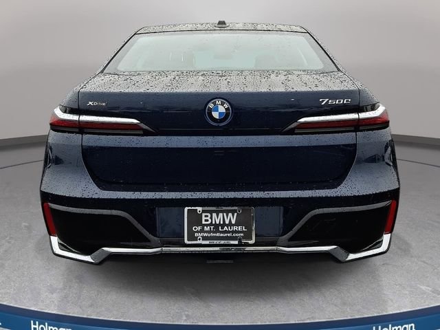New 2026 Tanzanite Blue II Metallic BMW 750e xDrive image 5
