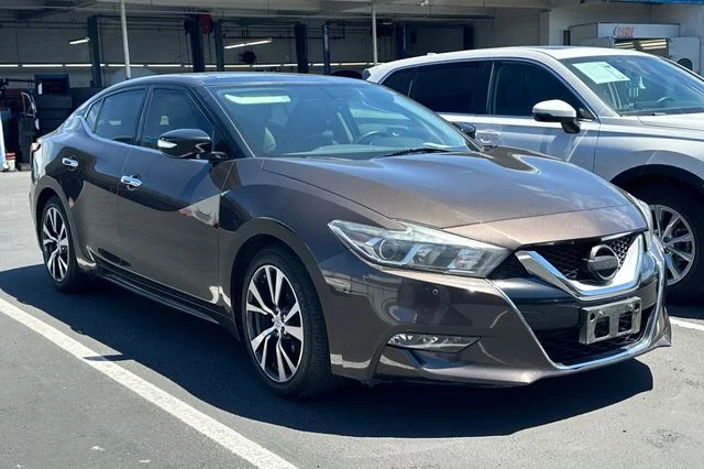 Used 2017 Bronze Nissan 3.5 SL image 2