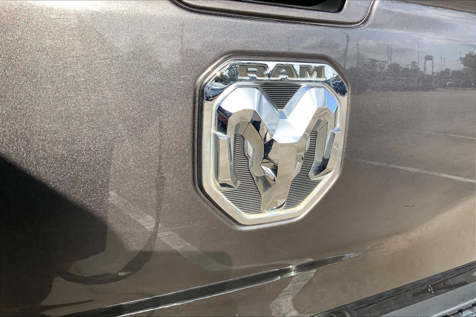 Used 2020 Granite Crystal Metallic Clearcoat Ram Laramie image 10