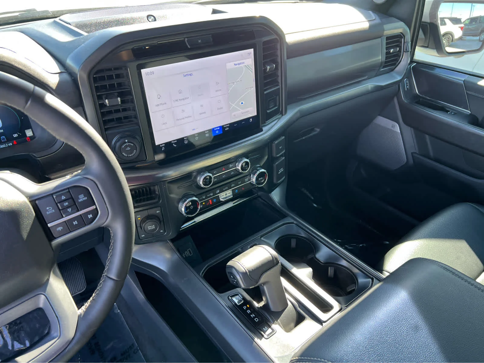 Used 2025 Space White Metallic Ford LARIAT image 34