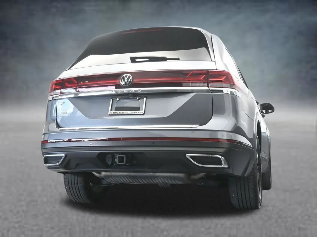 Used 2024 Gray Volkswagen 2.0T SE w/Technology image 59