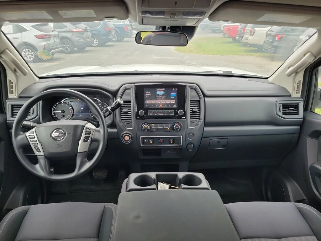 Used 2022 Glacier White Nissan S image 25