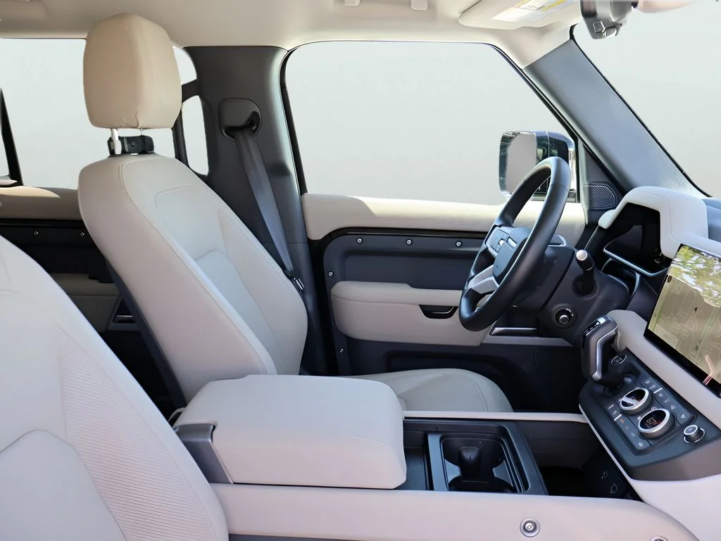 Certified Used 2024 Santorini Black Metallic Land Rover SE image 8