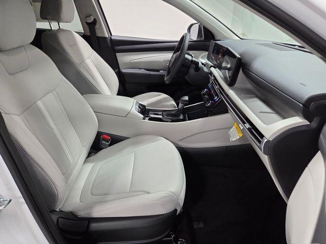 New 2026 White Hyundai SEL FWD image 15