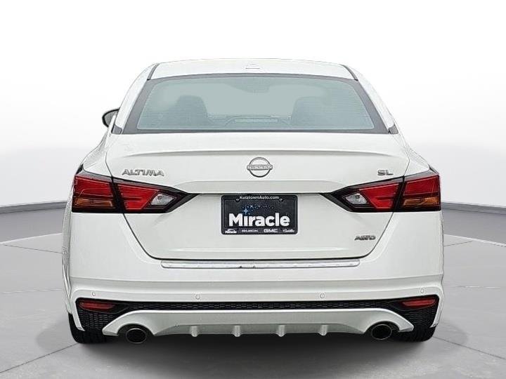 Used 2023 Pearl White Tricoat Nissan 2.5 SL image 7