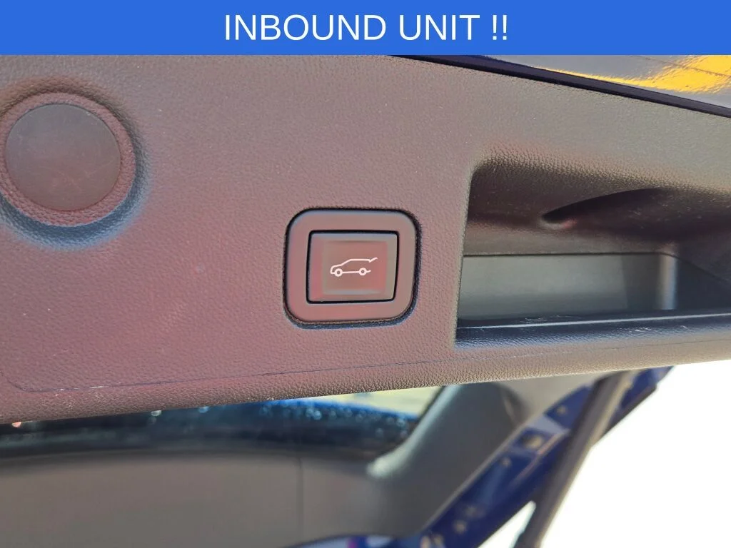Used 2023 Blue Chevrolet Premier image 17