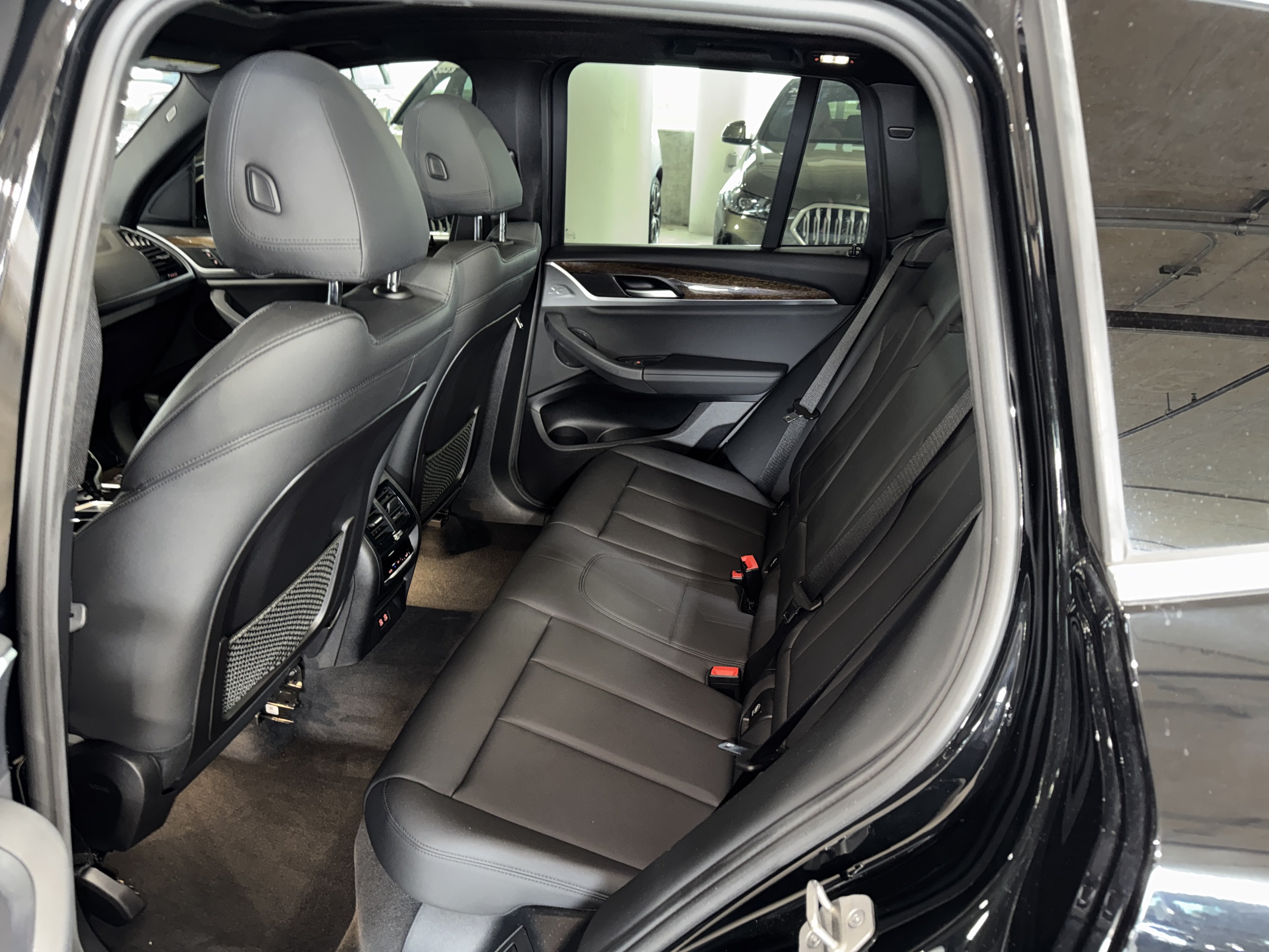 Used 2020 Jet Black BMW sDrive30i image 15