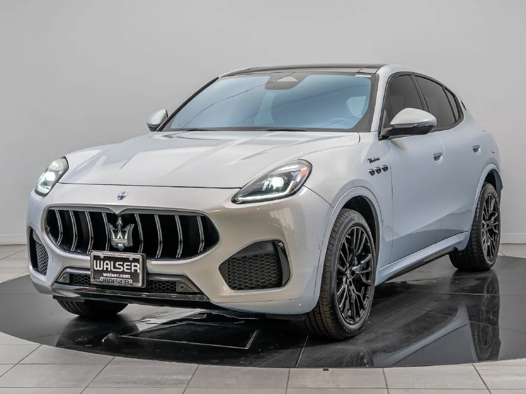 Used 2024 Bianco Astro Metallic Maserati Modena image 1