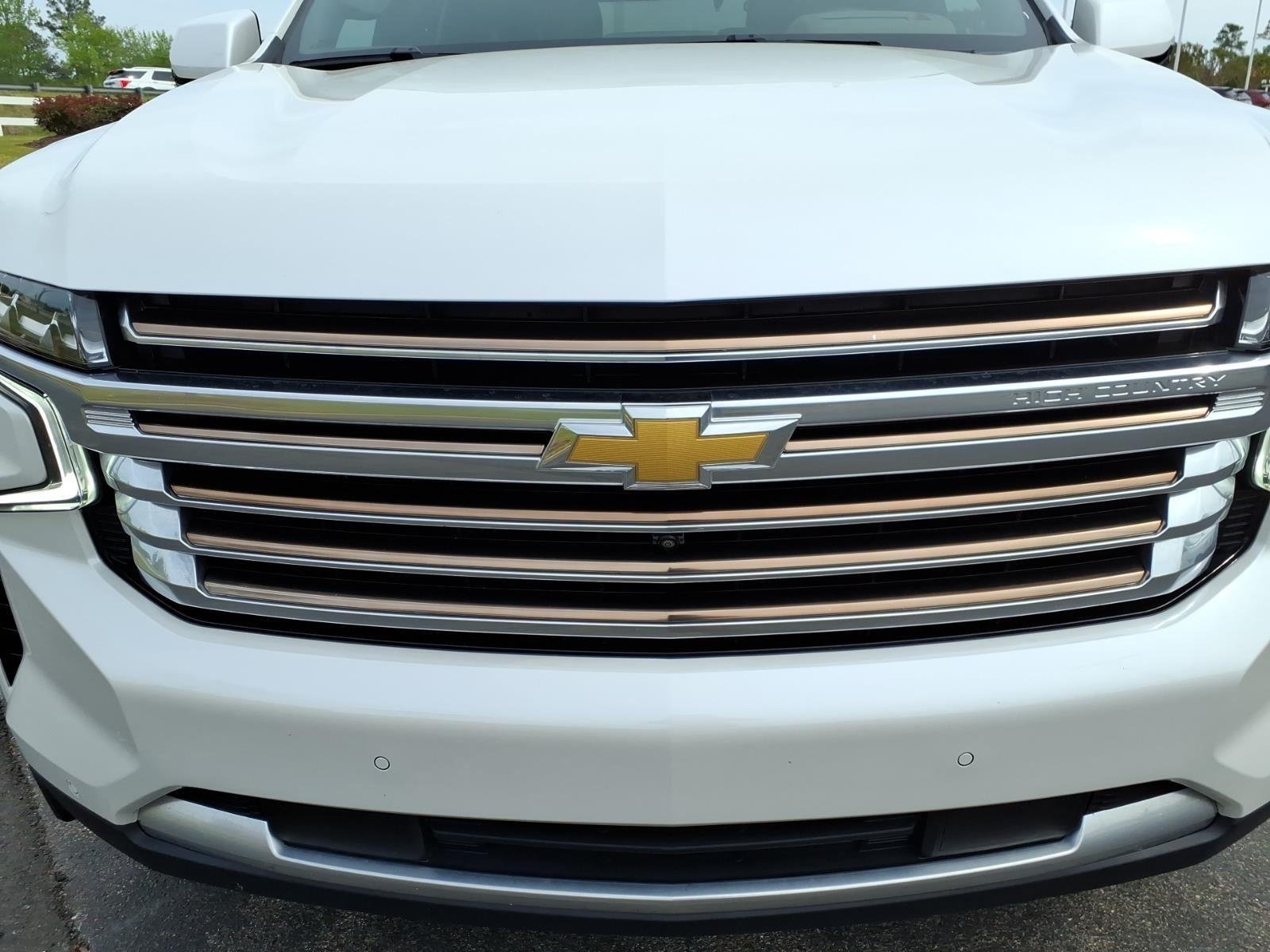 Used 2024 Iridescent Pearl Tricoat Chevrolet High Country image 15
