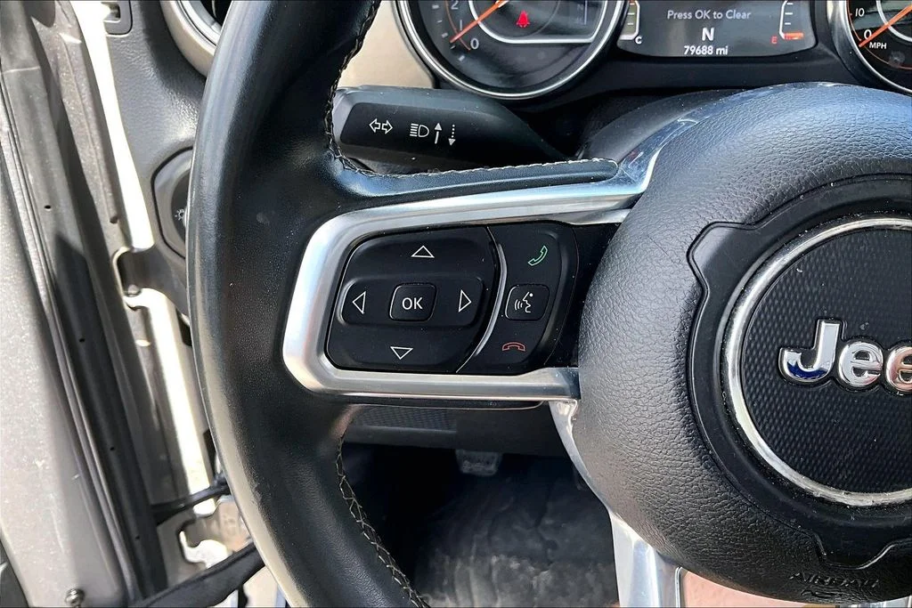 Used 2019 Silver Jeep Unlimited Sahara image 11