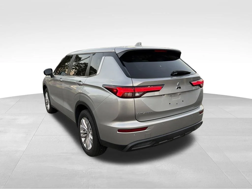 Used 2022 Silver Mitsubishi ES image 3