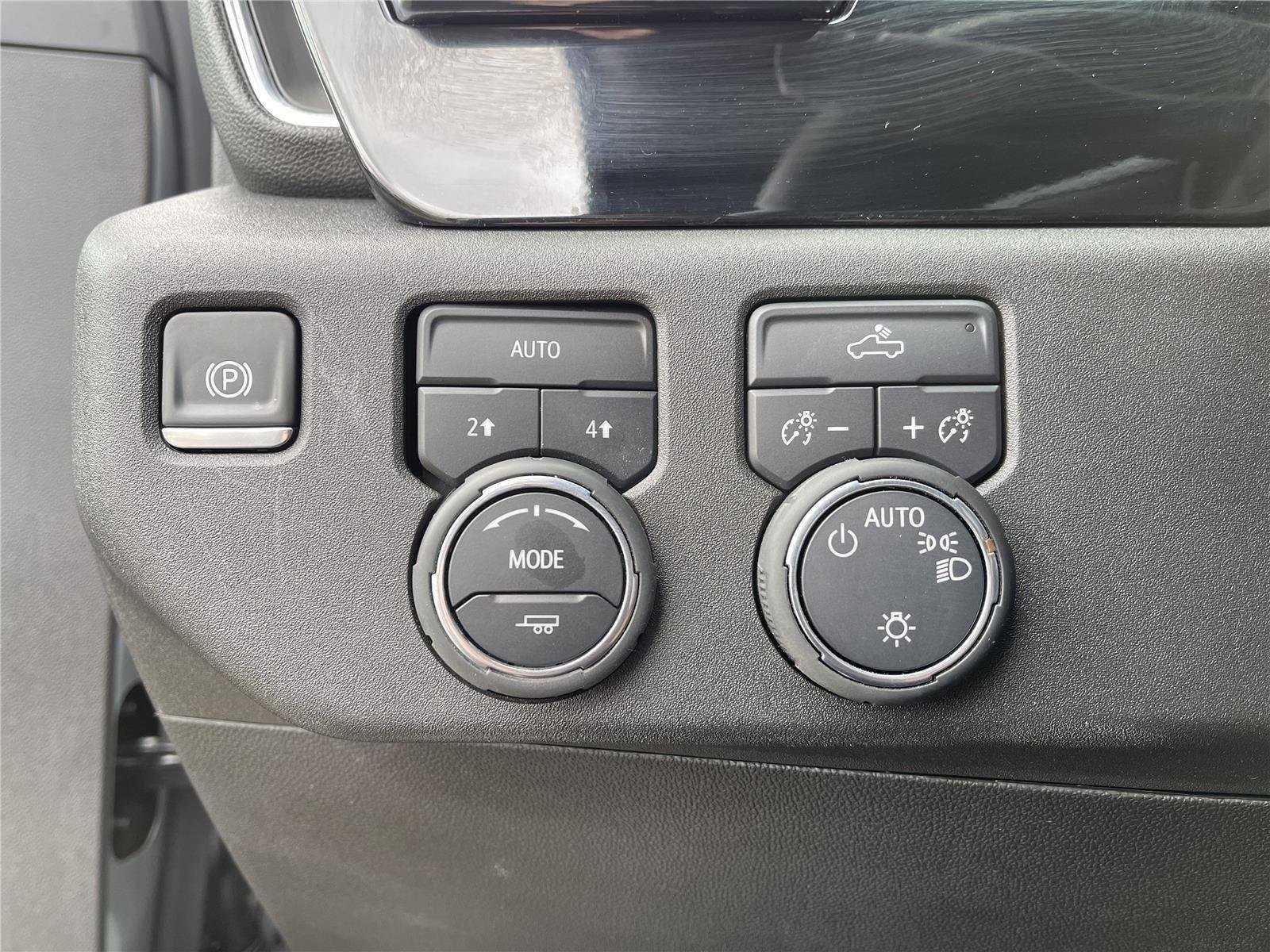 2025 Chevrolet Silverado 1500 LT - Photo 21