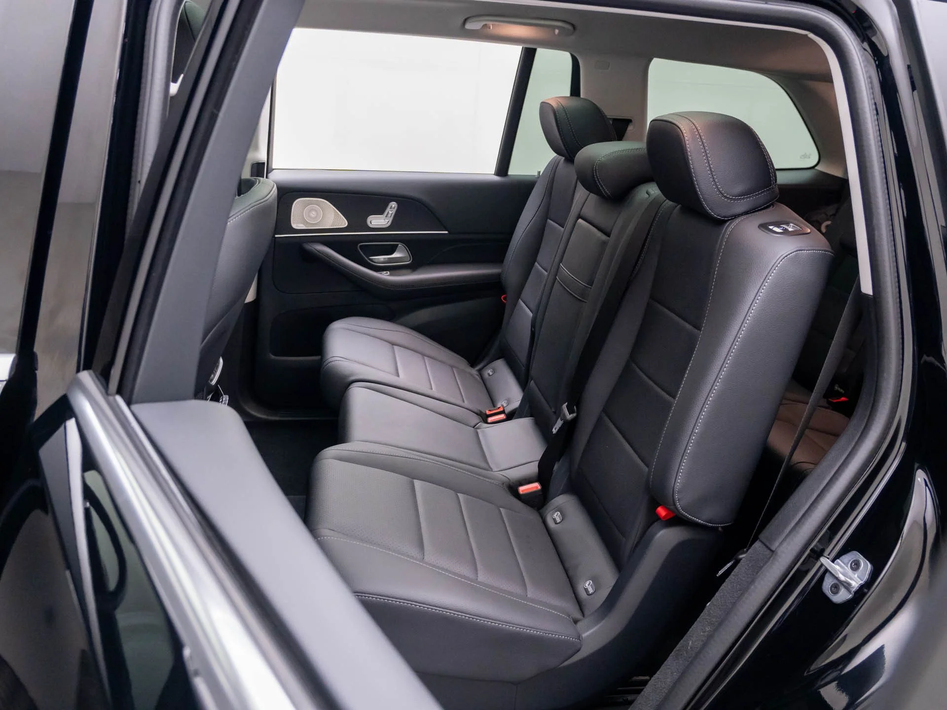 New 2026 Black Mercedes-Benz GLS 450 image 16