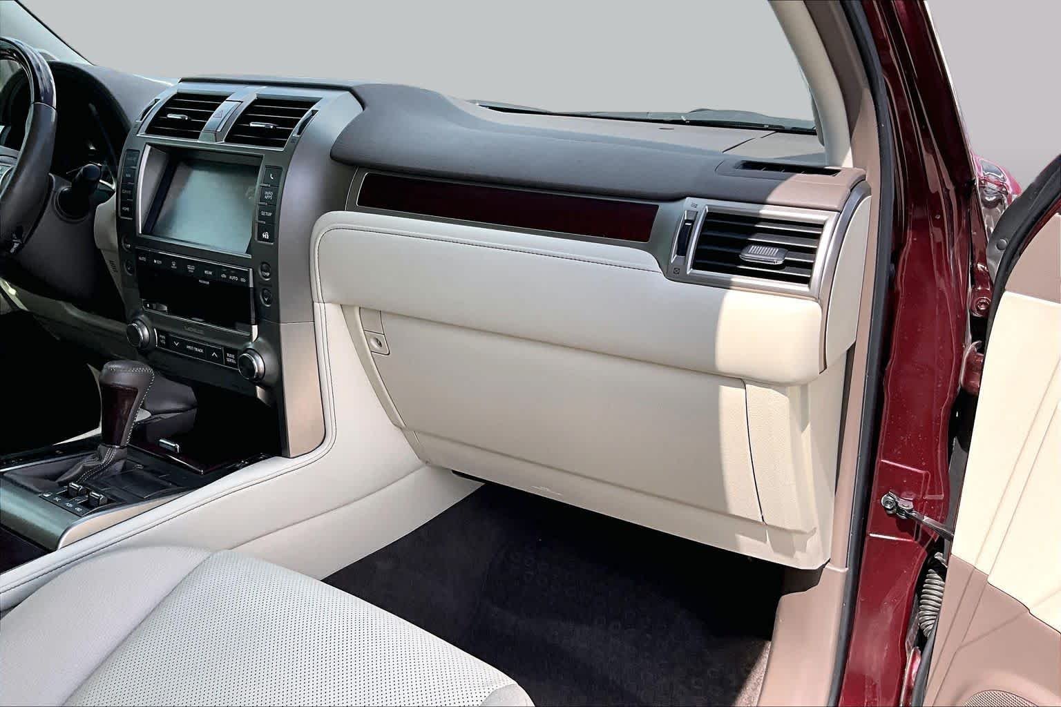 Used 2019 Claret Mica Lexus Premium image 17