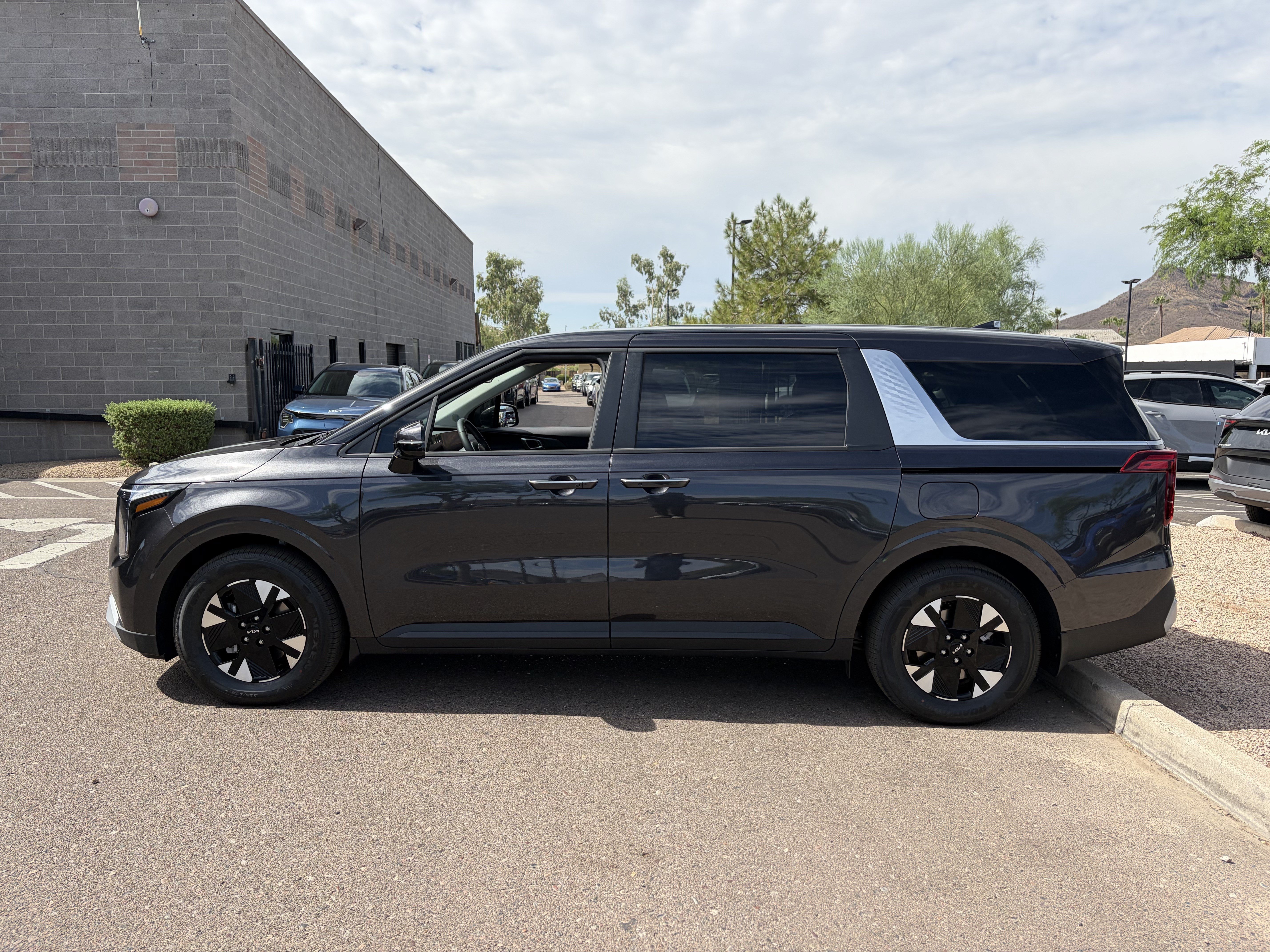 New 2026 Panthera Metal Kia LXS image 5