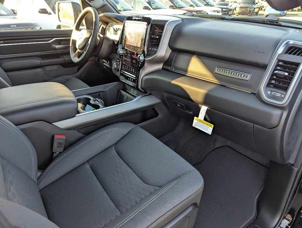 New 2026 Diamond Black Crystal Pearl-Coat Exterior Paint Ram Big Horn/Lone Star image 34