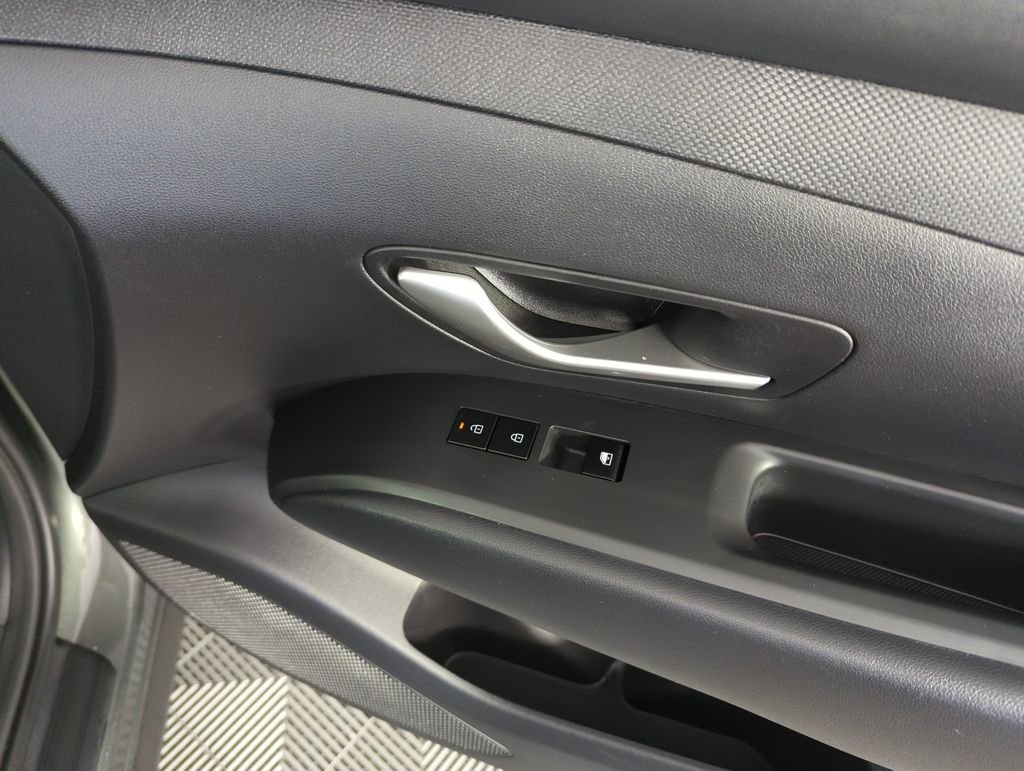 Used 2025 Gray Hyundai SEL Convenience image 35