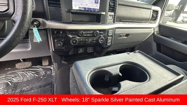 2025 Ford F-250 Super Duty XLT - Photo 13