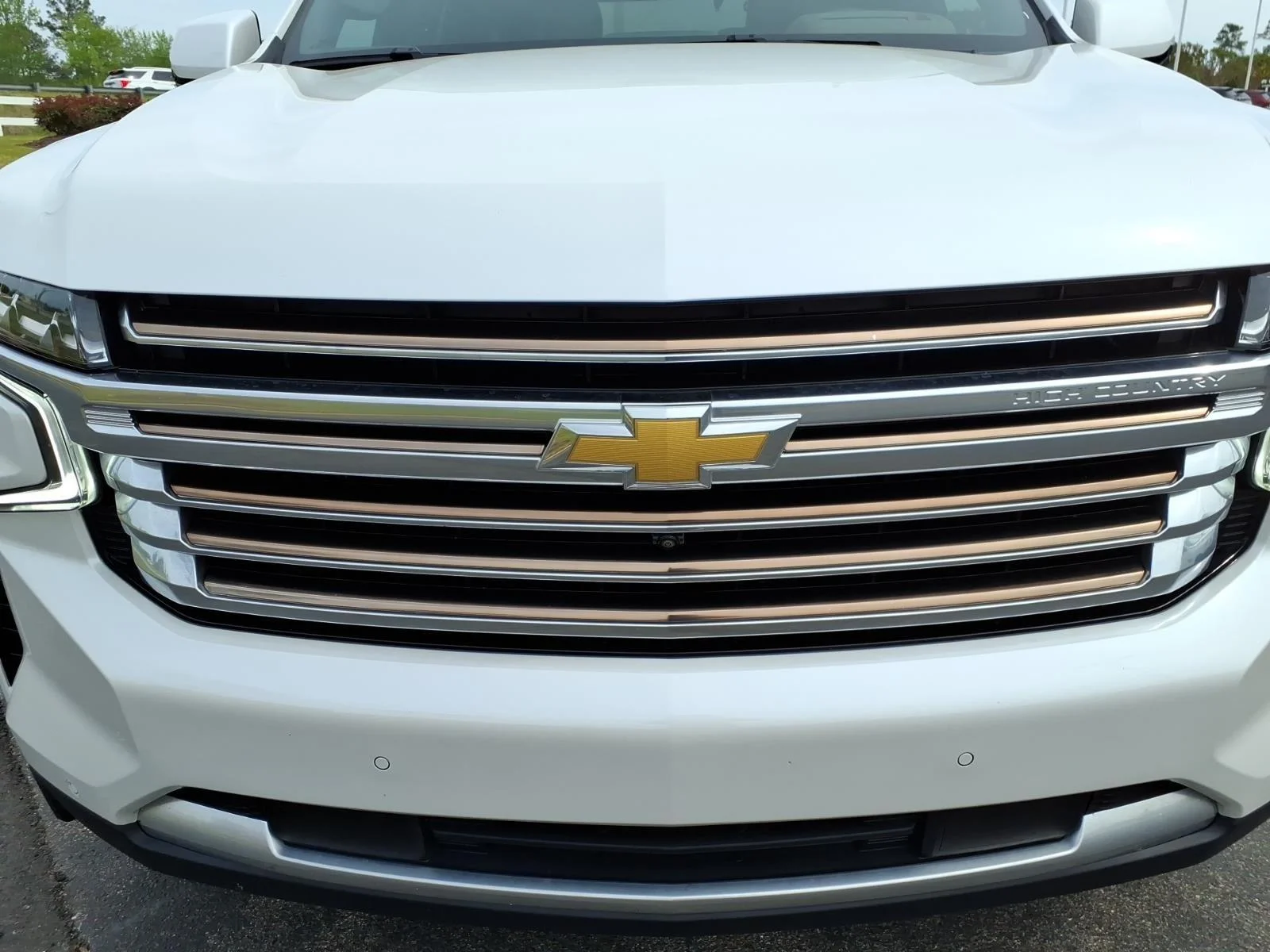 Used 2024 Iridescent Pearl Tricoat Chevrolet High Country image 15