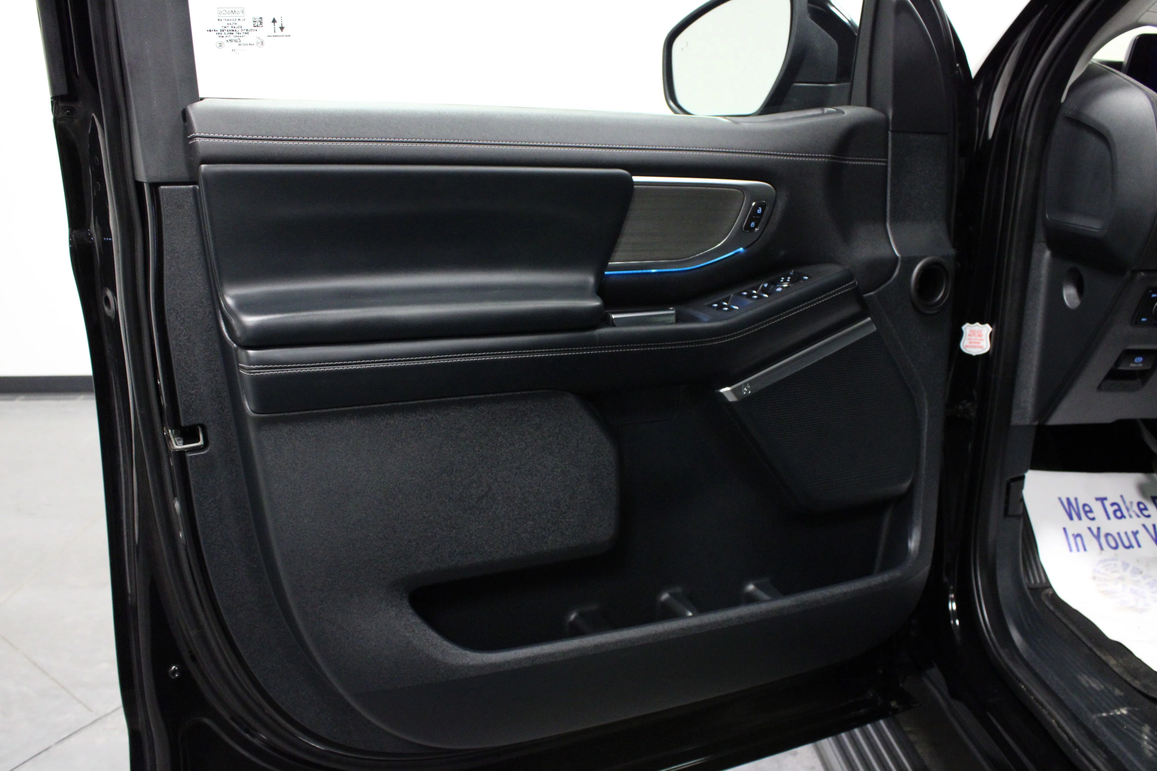 Used 2025 Black Metallic Ford Platinum image 11