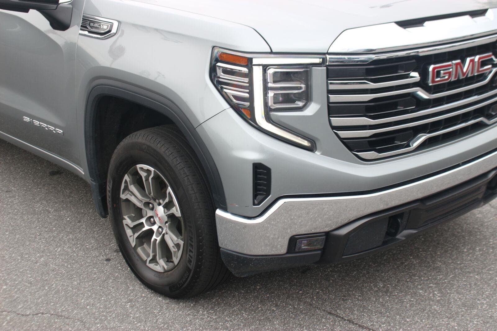 Used 2025 Sterling Metallic GMC SLT image 9