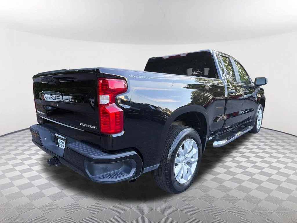 Used 2025 Black Chevrolet Custom image 5