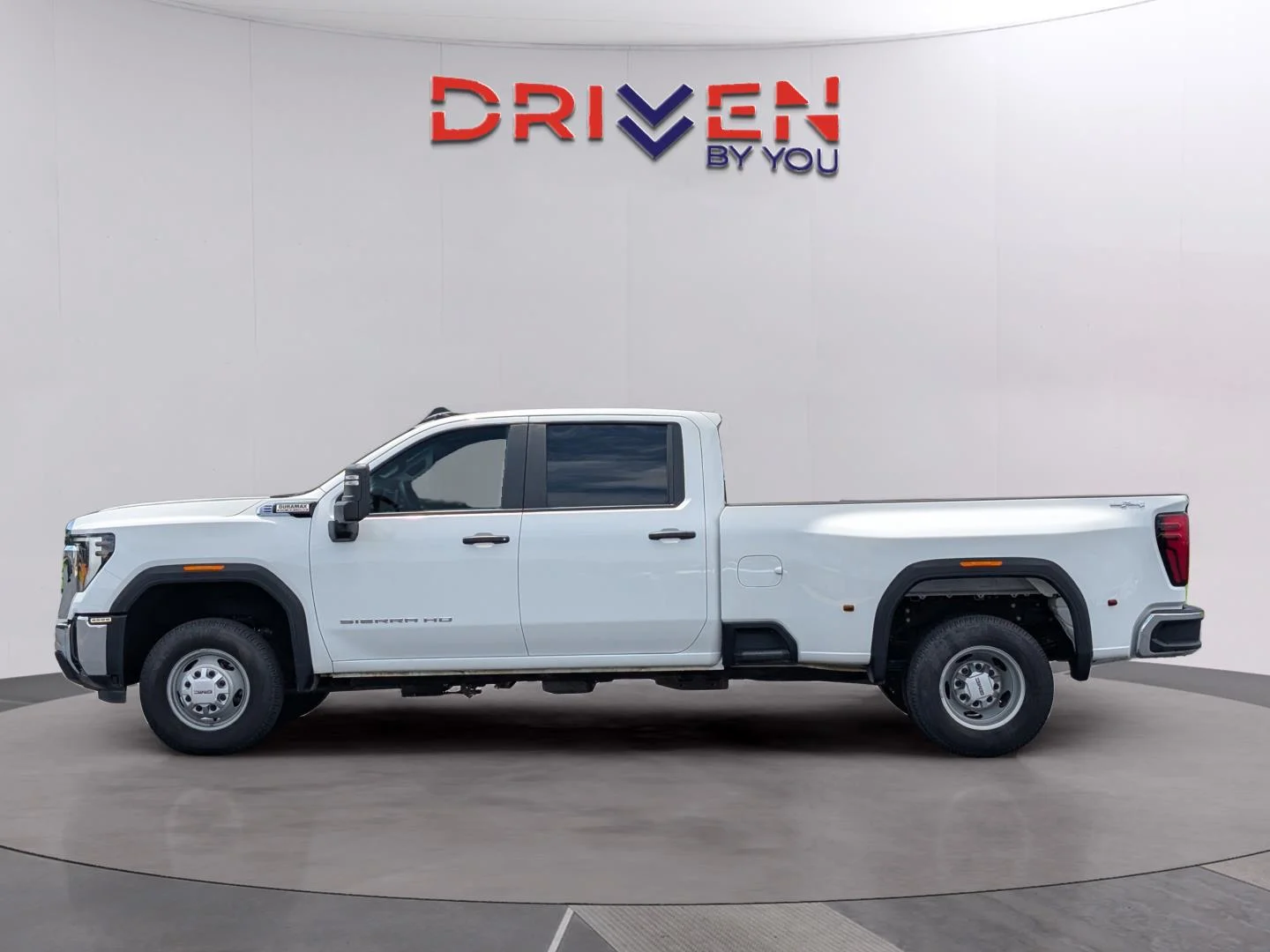 Used 2024 Summit White GMC Pro DRW image 2
