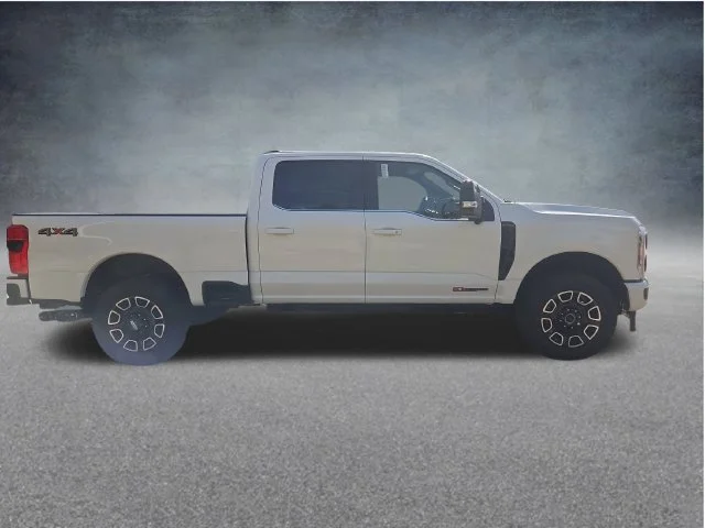 New 2027 Star White Metallic Tri-Coat Ford F-250® Platinum® image 9