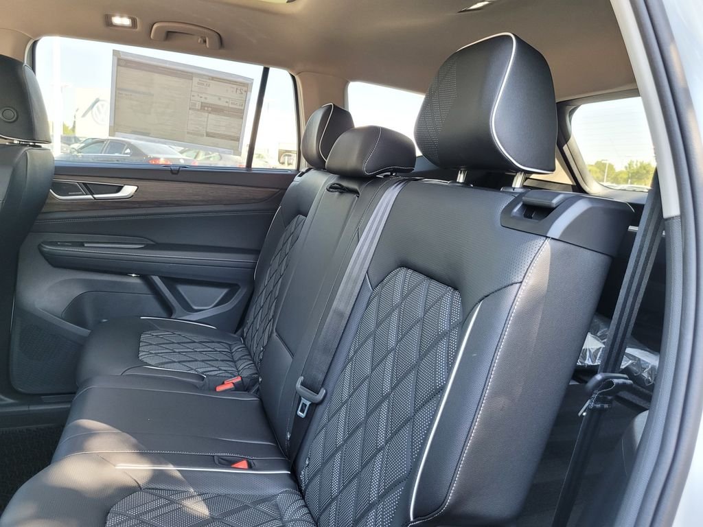 2025 Volkswagen Atlas SEL Premium R-Line - Photo 14