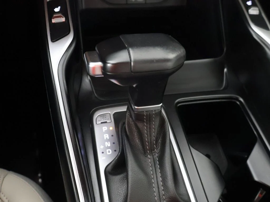 Used 2025 Silver Kia S image 54
