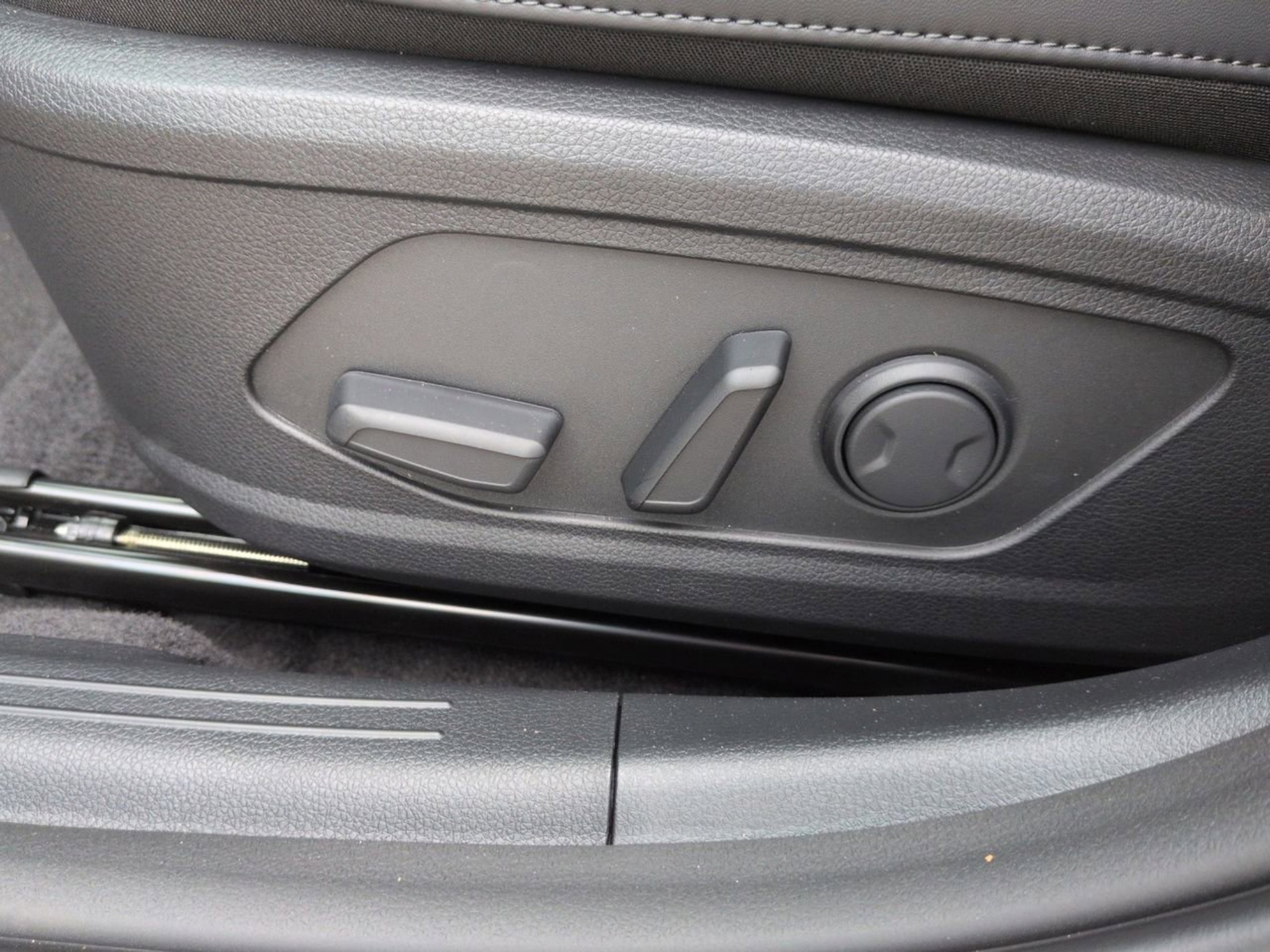 New 2026 Snow White Pearl Kia GT-Line FWD image 17