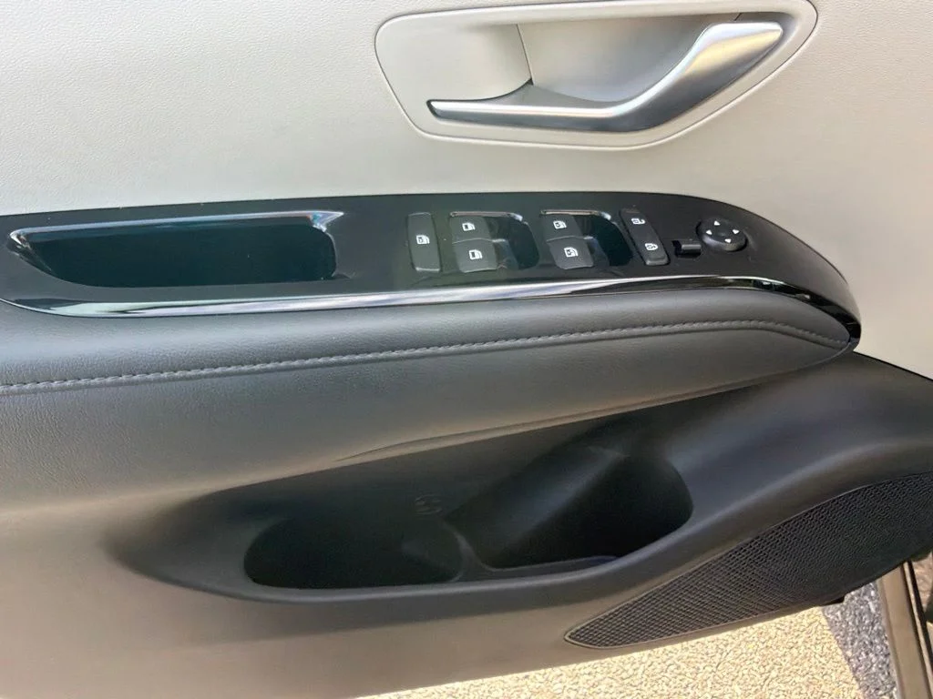 Certified Used 2024 Amazon Gray Hyundai Limited image 27