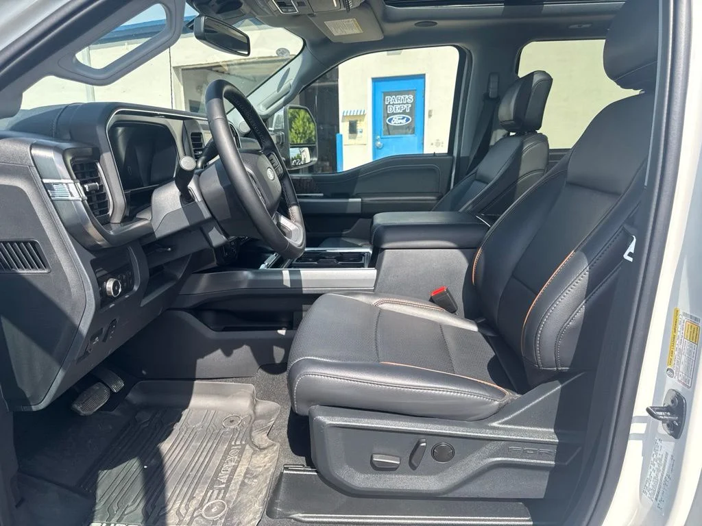 2025 Ford F-350 Super Duty Lariat - Photo 16