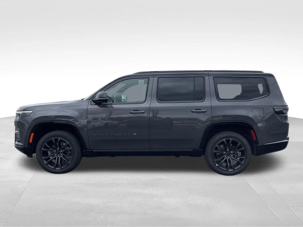 New 2026 Baltic-Gray Metallic Clear-Coat Exterior Paint Jeep Summit Obsidian image 8