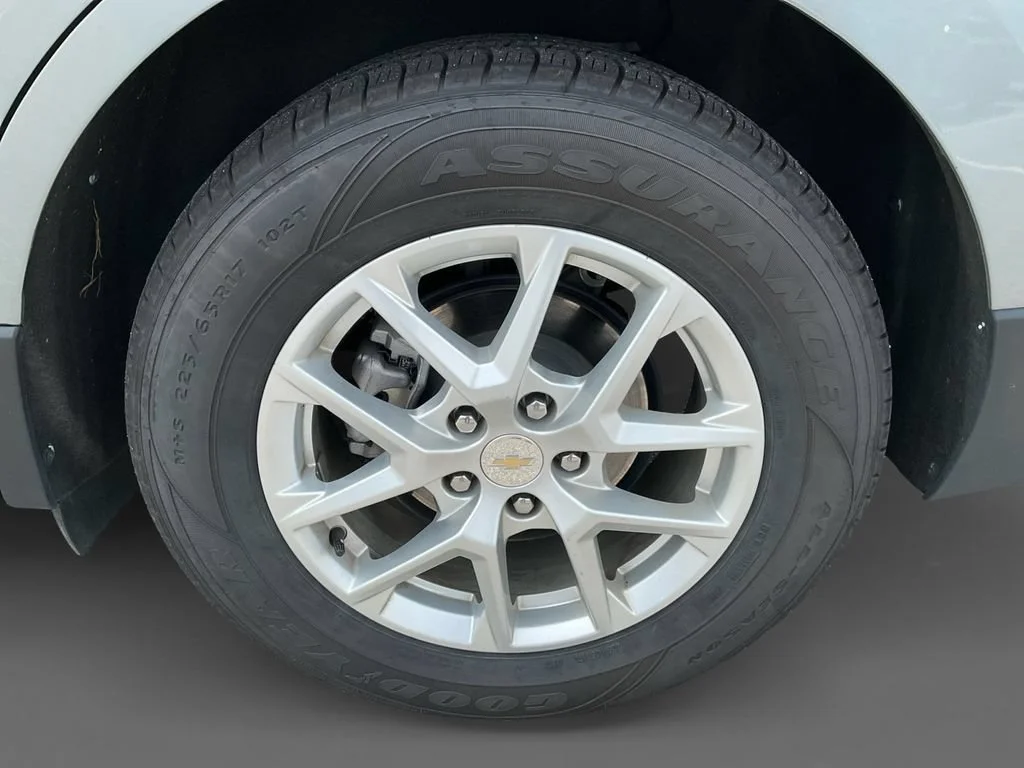Used 2024 Sterling Gray Metallic Chevrolet LT image 9