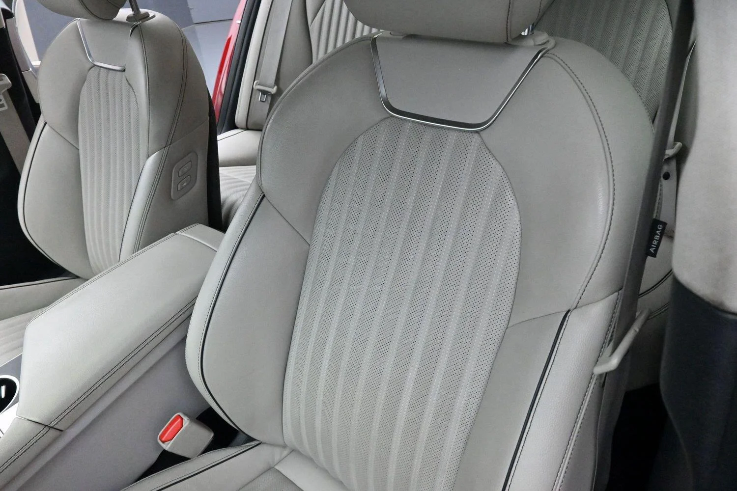 Used 2019 Havana Red Genesis 3.3T Advanced image 15