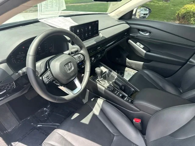 Used 2023 White Honda Touring image 16