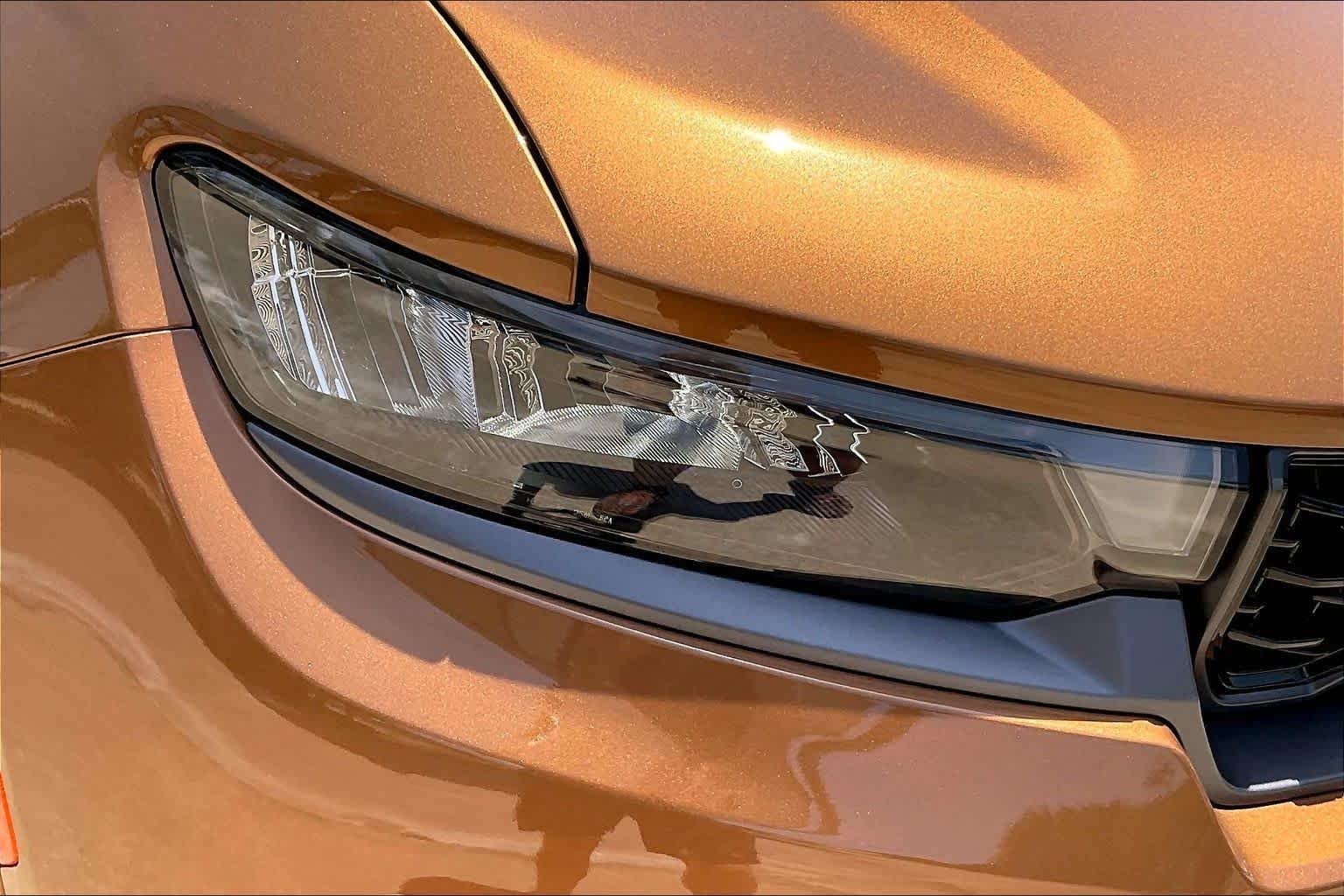 New 2026 Copper Shino Metallic Clear-Coat Exterior Paint Jeep Limited Reserve image 13