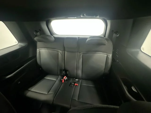 New 2027 Ivory Silver Kia S image 27