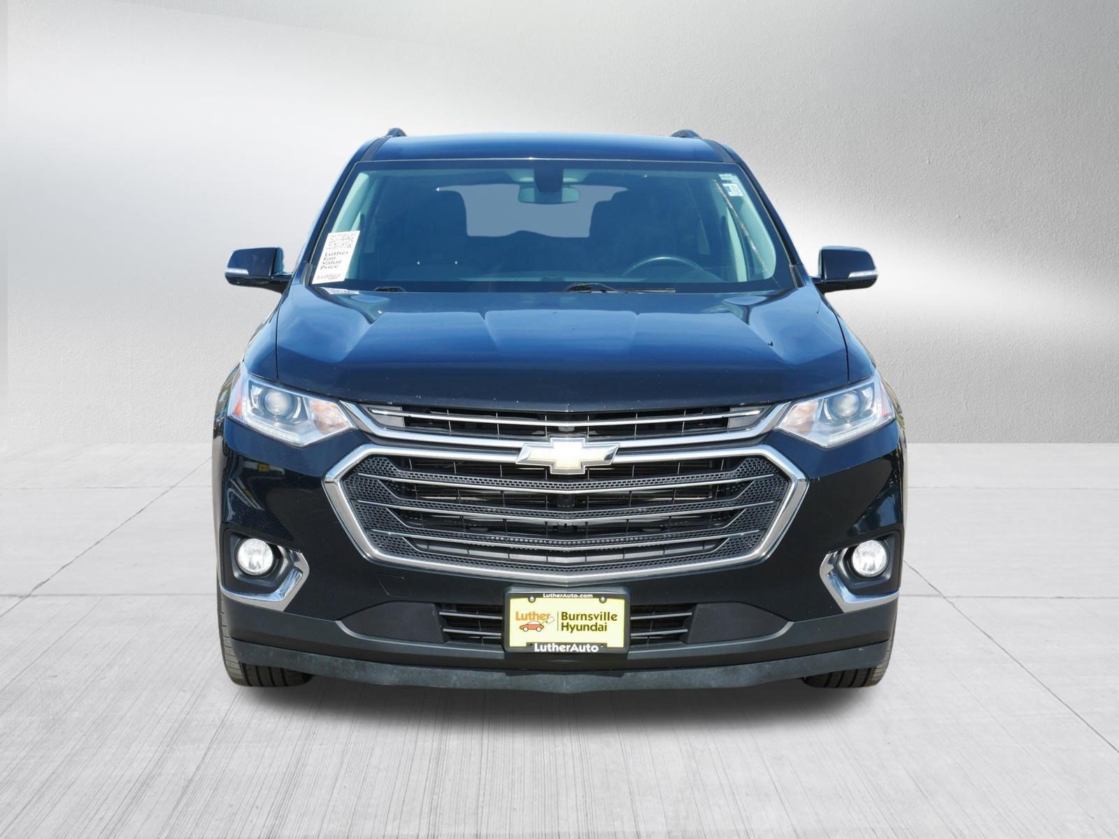 Used 2018 Chevrolet Traverse 1LT with VIN 1GNEVGKWXJJ242847 for sale in Burnsville, MN
