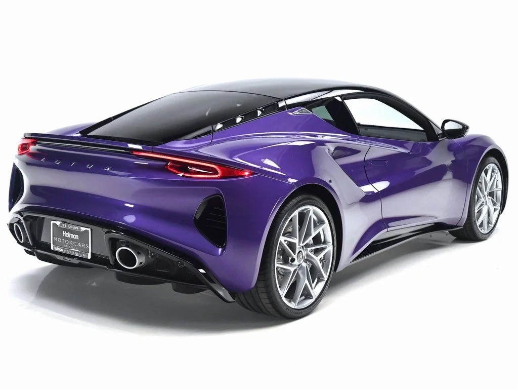 2026 Lotus Emira - Photo 4