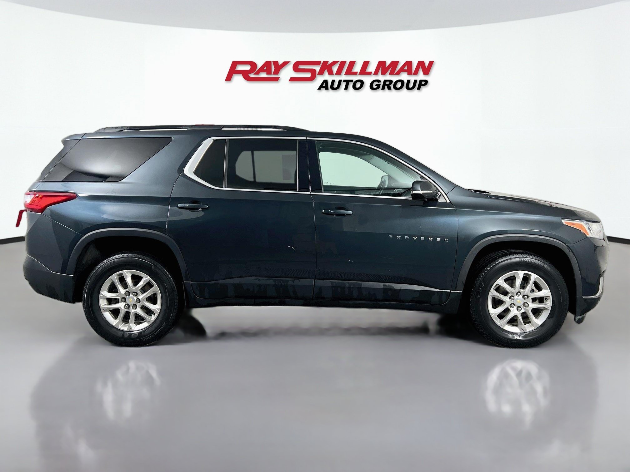 Used 2020 Graphite Metallic Chevrolet LT CLOTH image 6