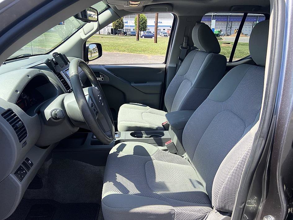 Used 2018 Gun Metallic Nissan SV V6 image 11
