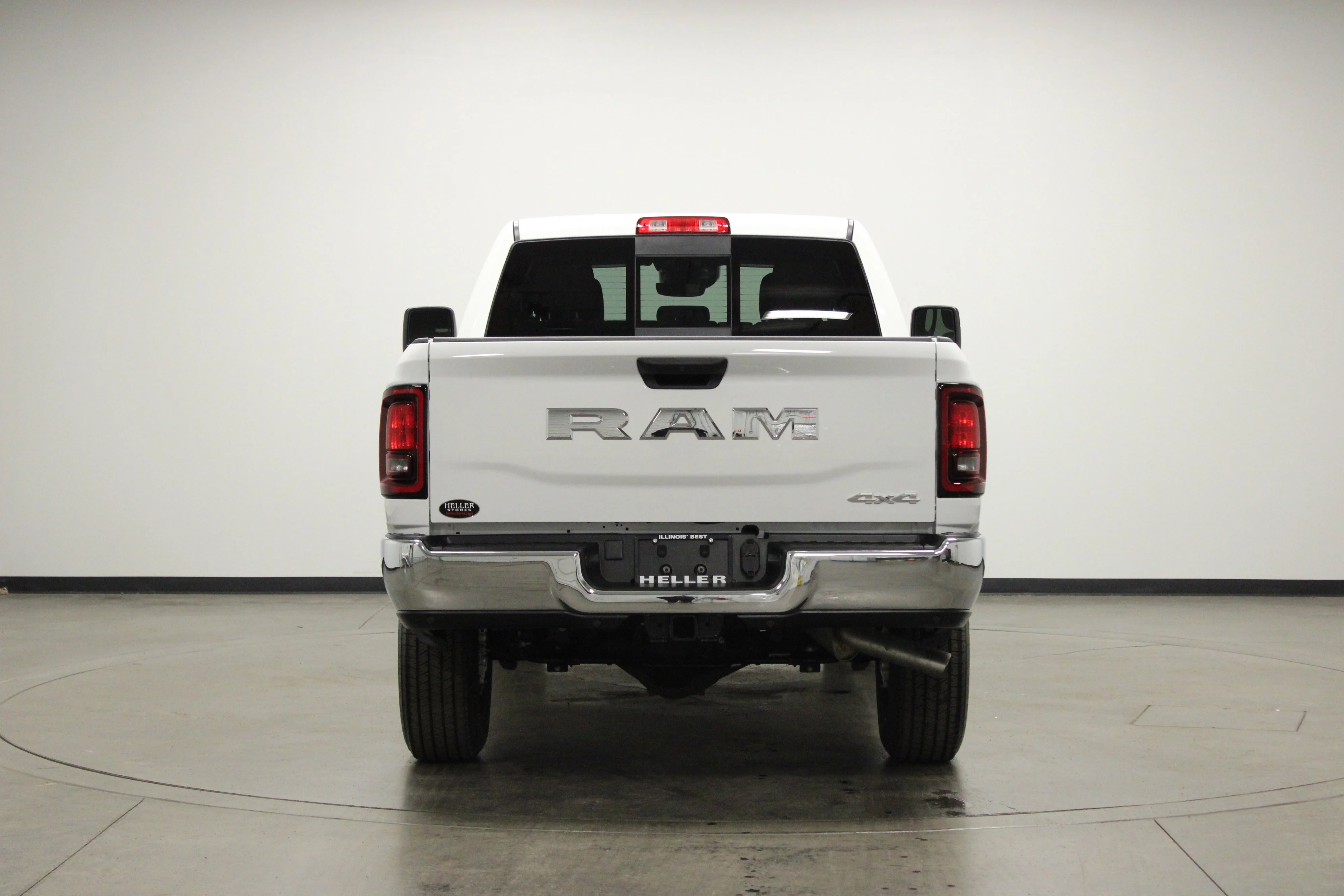 New 2026 Bright White Clear-Coat Exterior Paint RAM Tradesman image 7