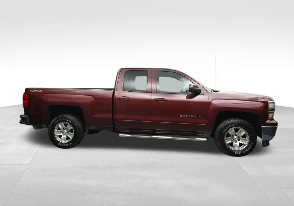 Used 2015 Red Chevrolet LT image 6
