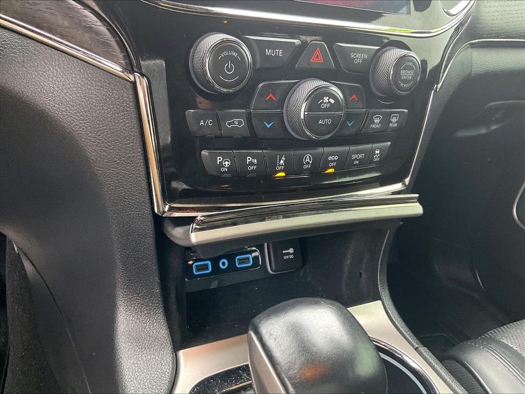 Used 2021 Red Jeep Overland image 26