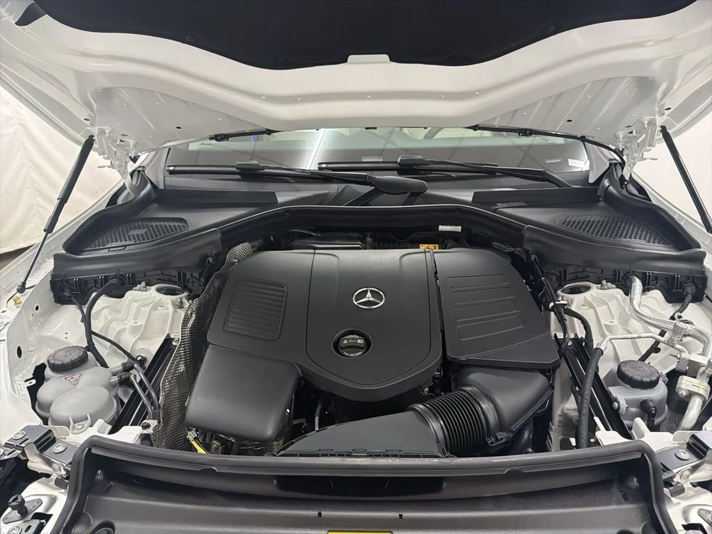 Used 2026 White Mercedes-Benz GLC 300 image 30