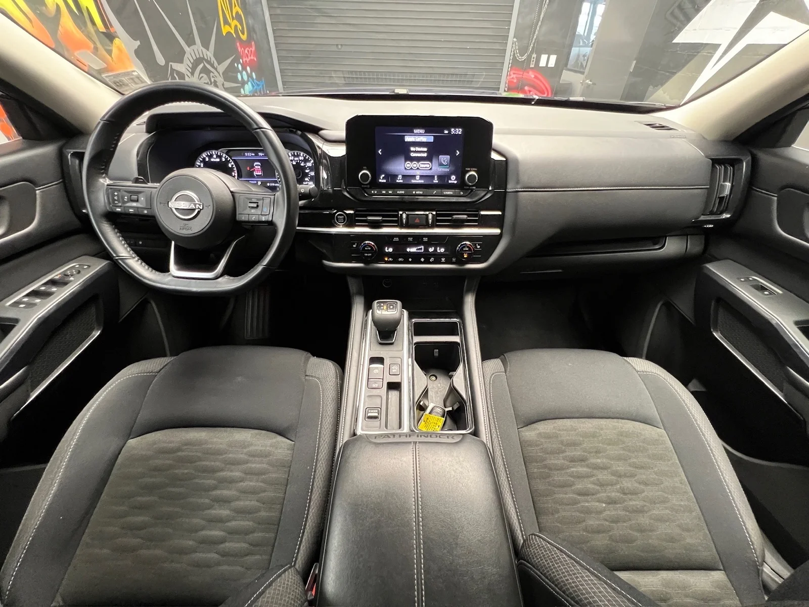 2024 Nissan Pathfinder SV - Photo 18